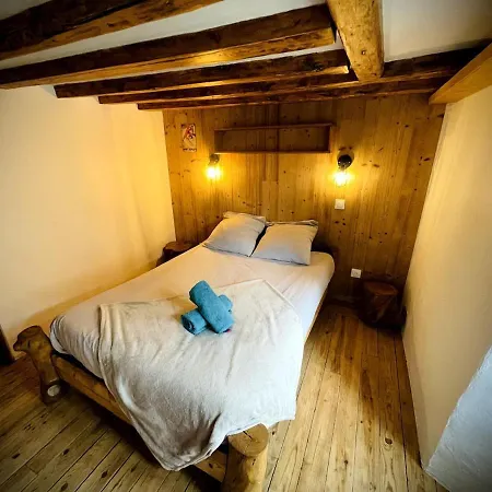 Holiday home La Grange De - Vue Montagne, Calme, Jardin Llo